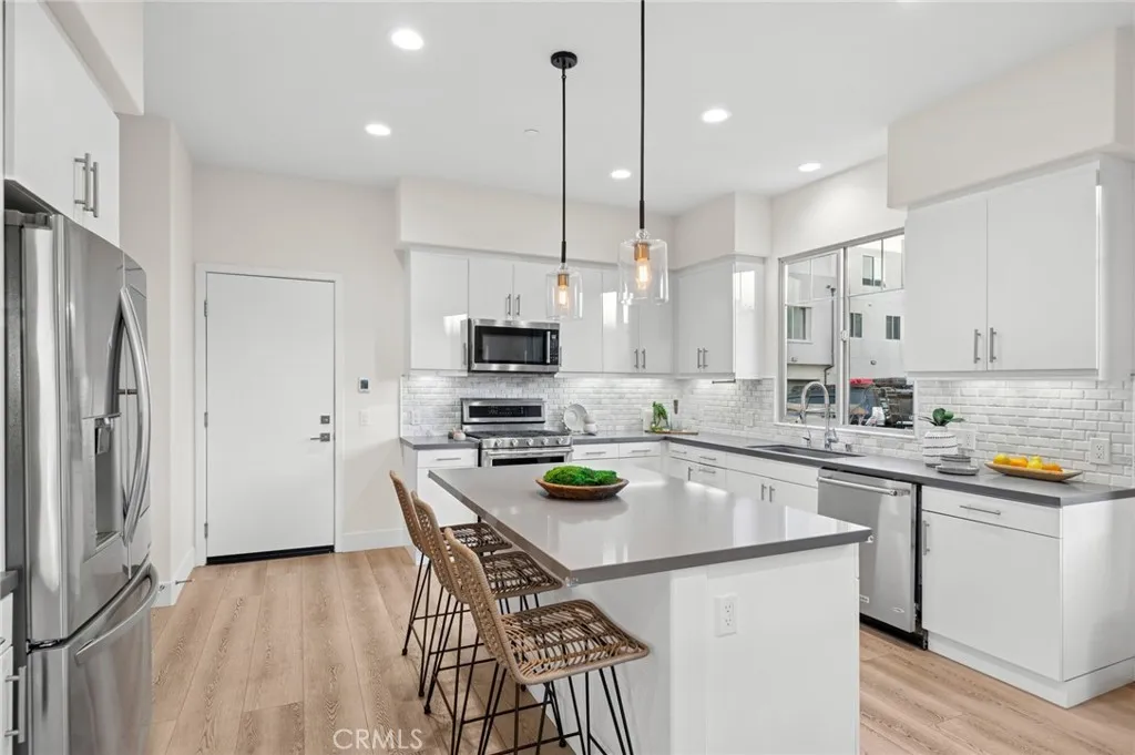 Irvine, California 92618, United States, 4 Bedrooms Bedrooms, ,3 BathroomsBathrooms,Residential,Active,202399