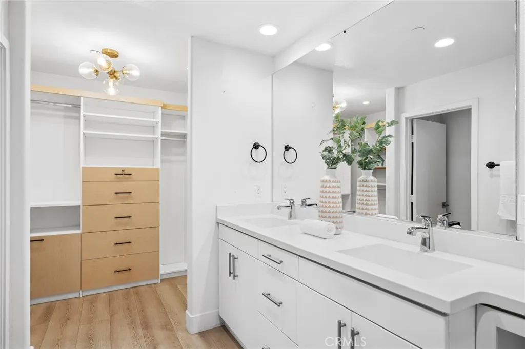 Irvine, California 92618, United States, 4 Bedrooms Bedrooms, ,3 BathroomsBathrooms,Residential,Active,202399