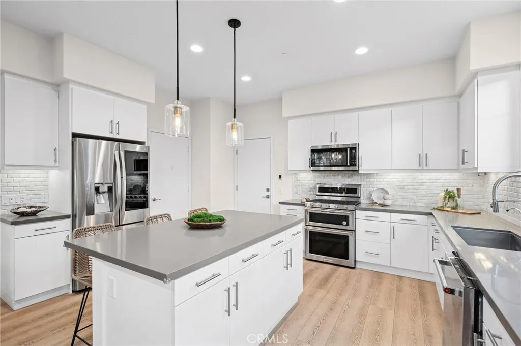 Irvine, California 92618, United States, 4 Bedrooms Bedrooms, ,3 BathroomsBathrooms,Residential,Active,202399