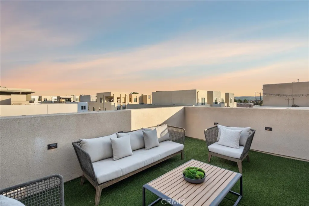 Irvine, California 92618, United States, 4 Bedrooms Bedrooms, ,3 BathroomsBathrooms,Residential,Active,202399