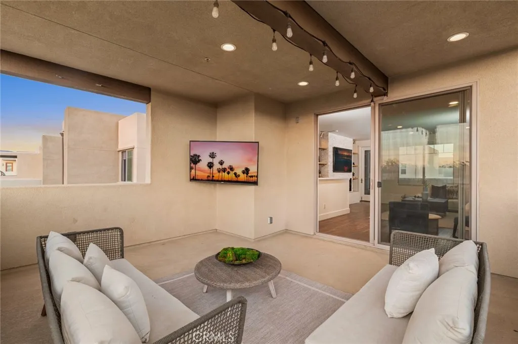 Irvine, California 92618, United States, 4 Bedrooms Bedrooms, ,3 BathroomsBathrooms,Residential,Active,202399