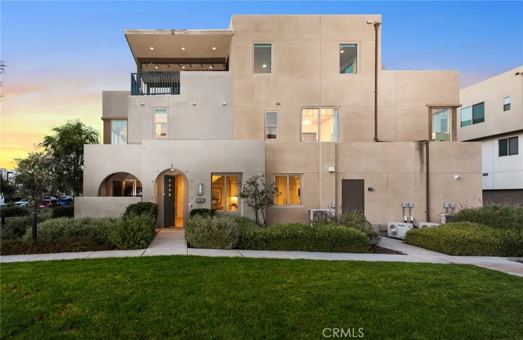 Irvine, California 92618, United States, 4 Bedrooms Bedrooms, ,3 BathroomsBathrooms,Residential,Active,202399