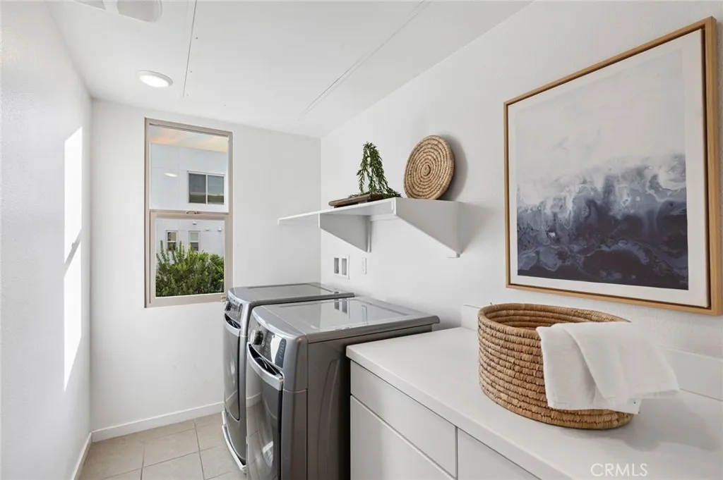 Irvine, California 92618, United States, 4 Bedrooms Bedrooms, ,3 BathroomsBathrooms,Residential,Active,202399