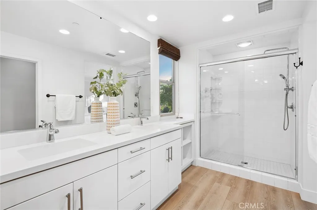 Irvine, California 92618, United States, 4 Bedrooms Bedrooms, ,3 BathroomsBathrooms,Residential,Active,202399