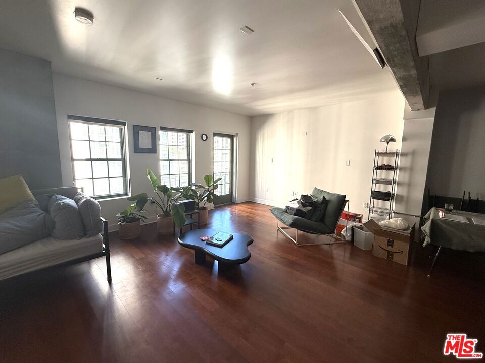 416 S Spring Street 905