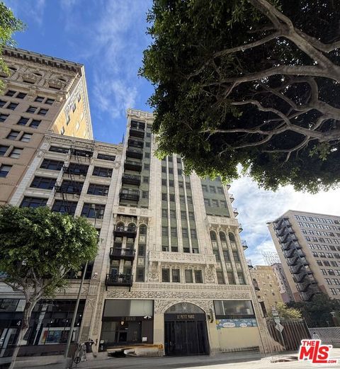 Photo of 416 S Spring Street #905, Los Angeles, CA 90013 (MLS # 26638345)