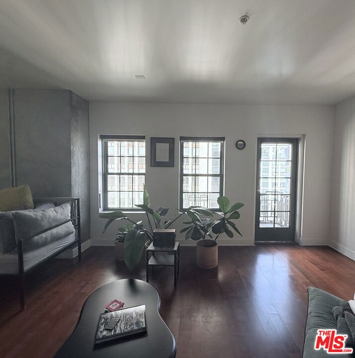 416 S Spring Street 905