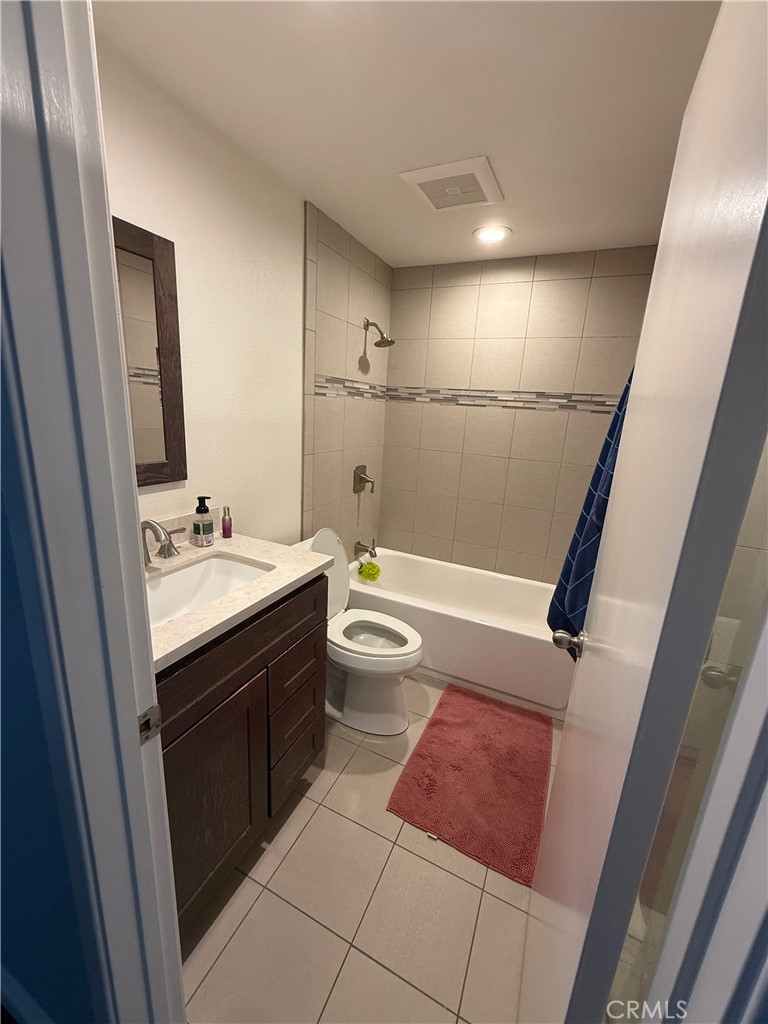 4042 Larwin