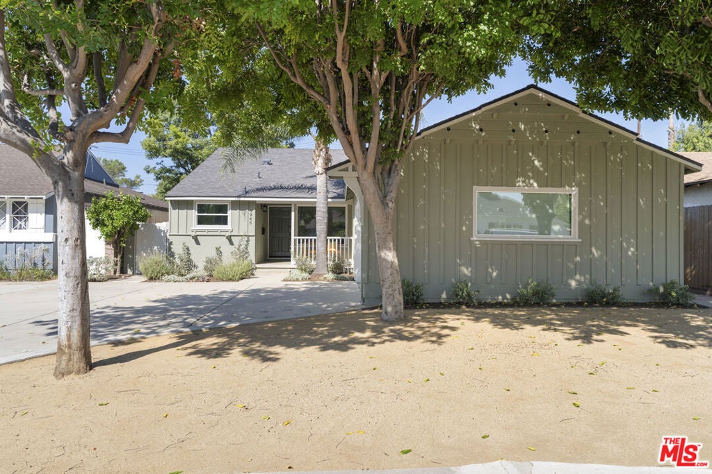 6945 Cedros Avenue
