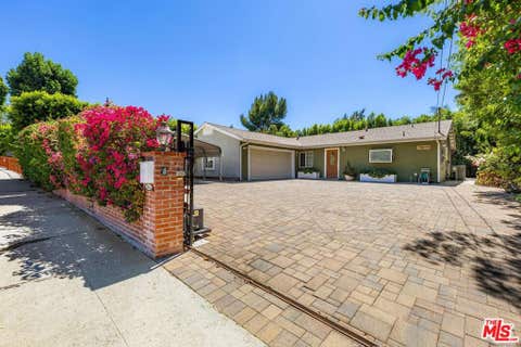 Photo of 20628 Clark Street, Los Angeles, CA 91367 (MLS # 26875431)