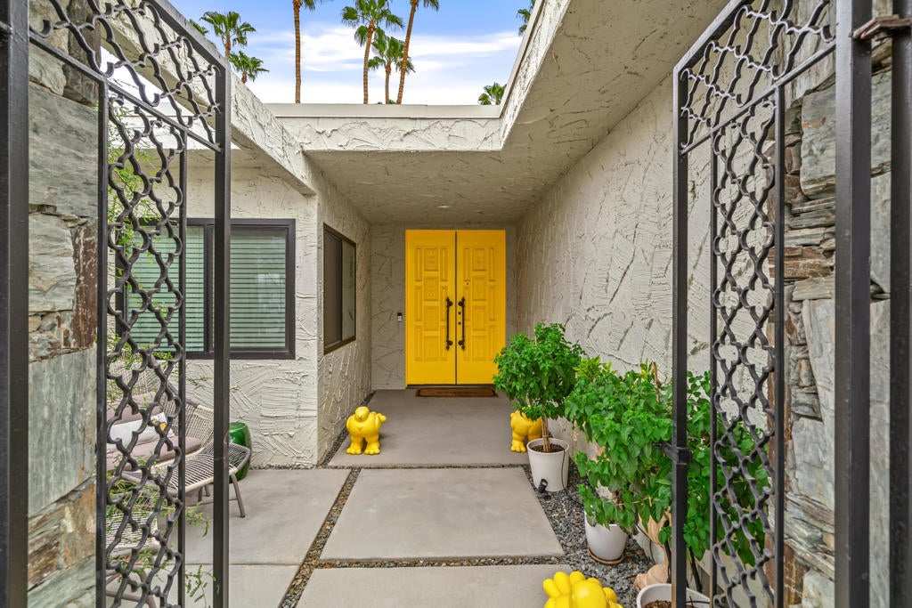 2162 S La Paz Way