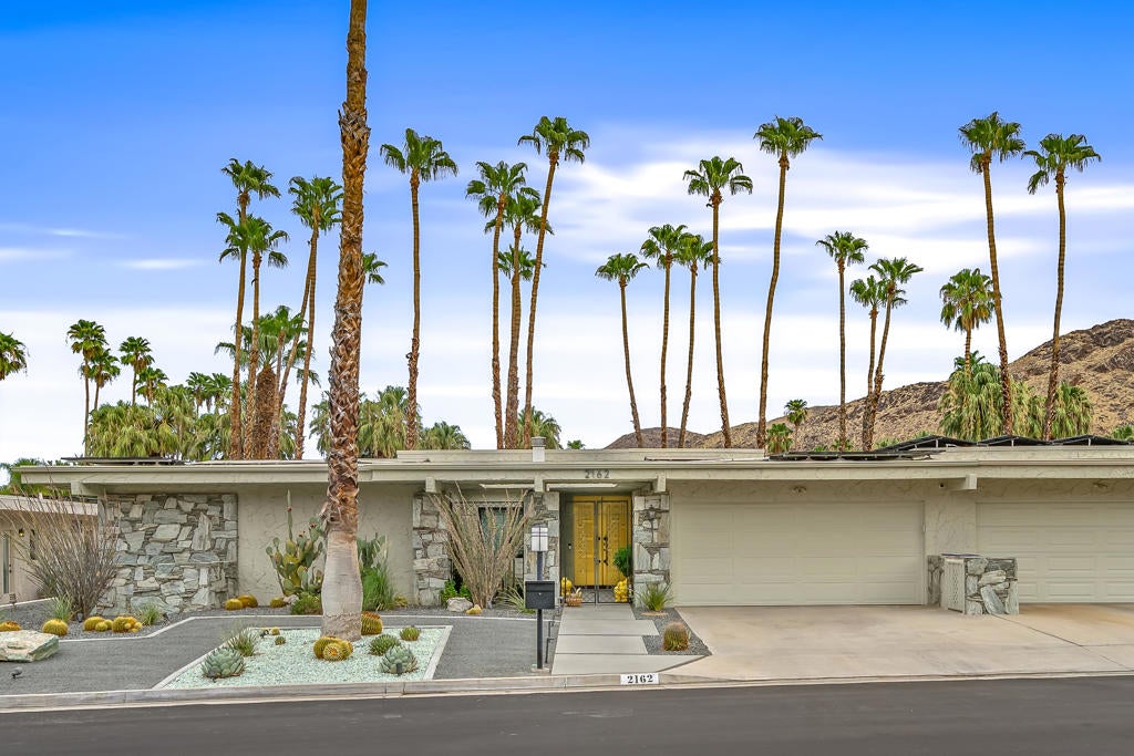 2162 S La Paz Way