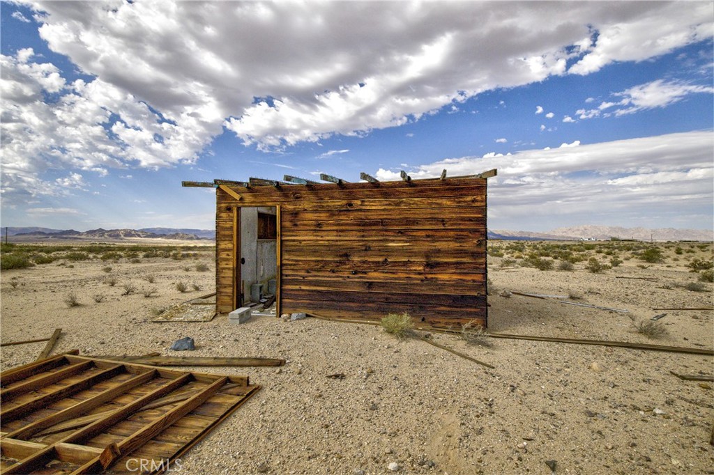 1 Roadrunner Road