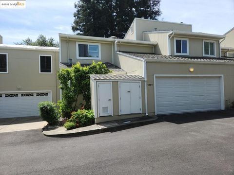 Photo of 5389 San Simeon PL Pl, Castro Valley, CA 94552 (MLS # 41112710)