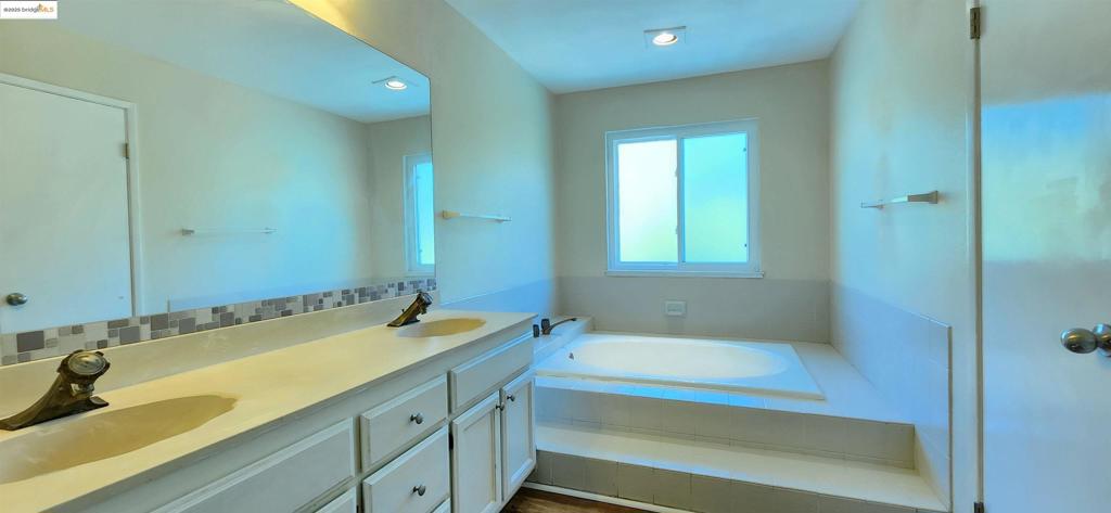CASTRO VALLEY - Residential