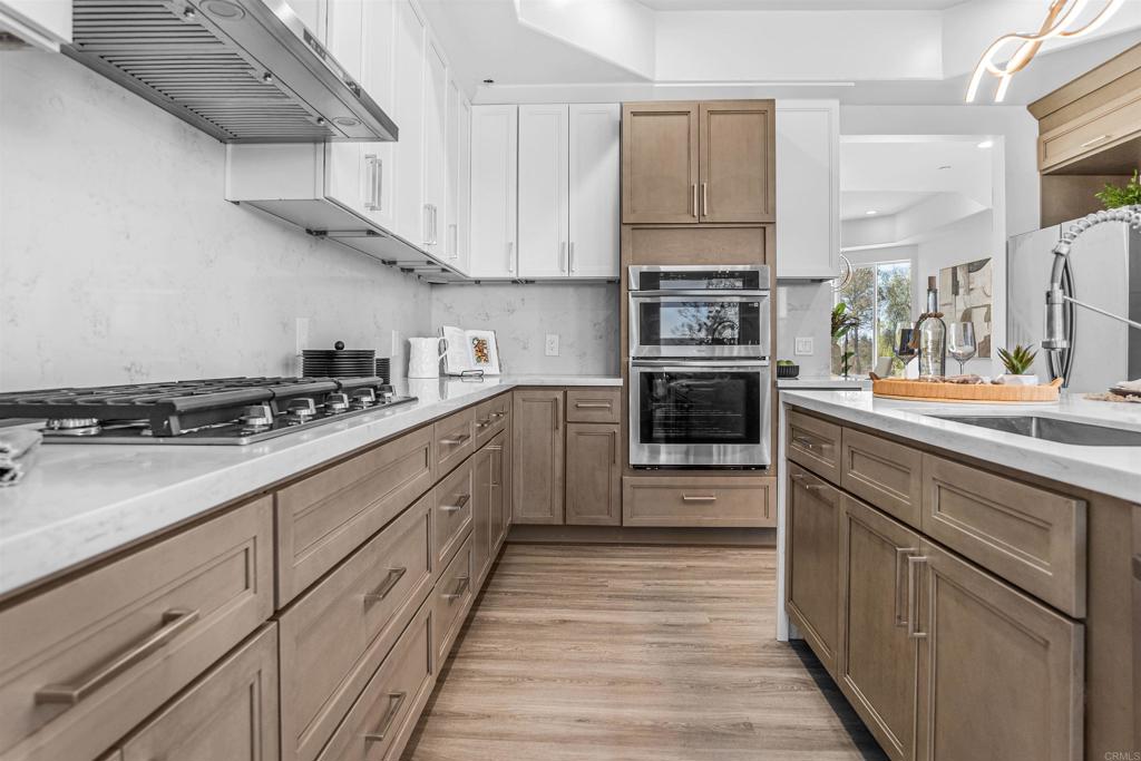 1094 Hillcrest View Lane