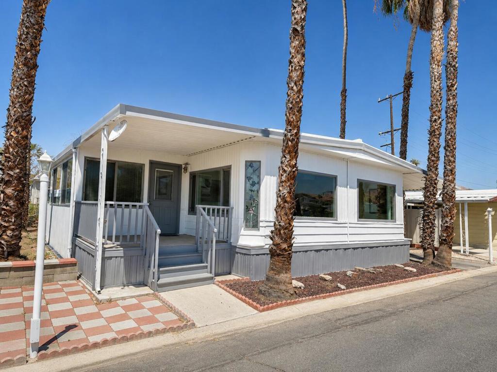 141 Calle Arriba
