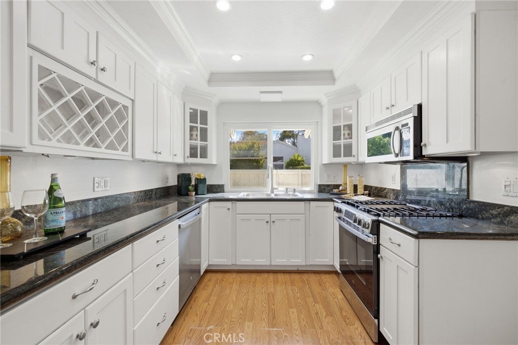 23 Spring Buck, Irvine CA 92614 - Photo 6
