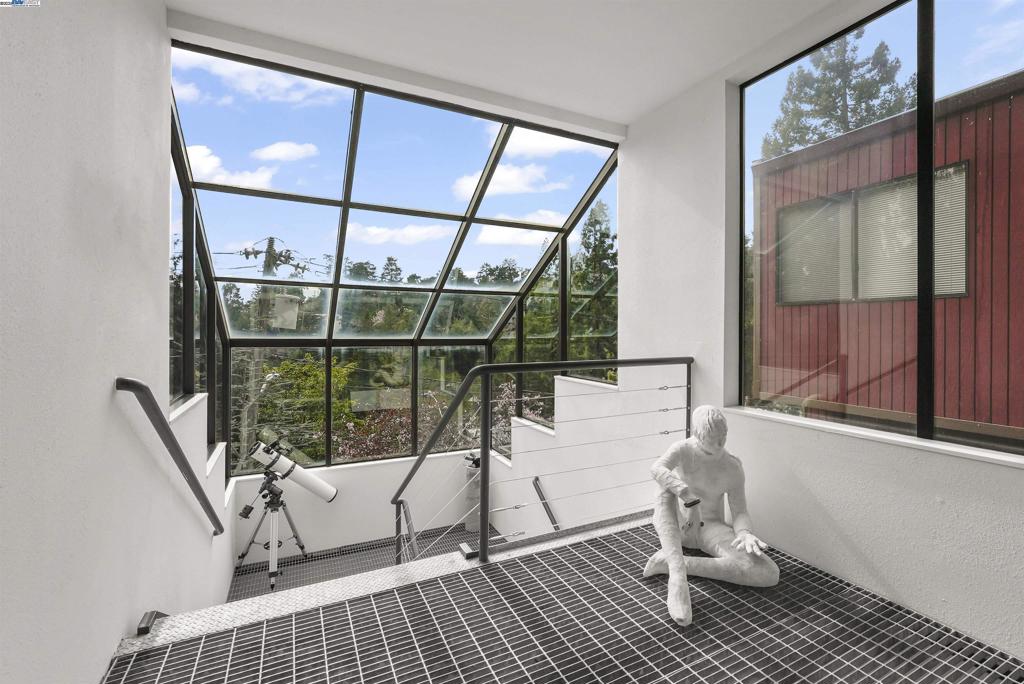 MONTCLAIR - Residential