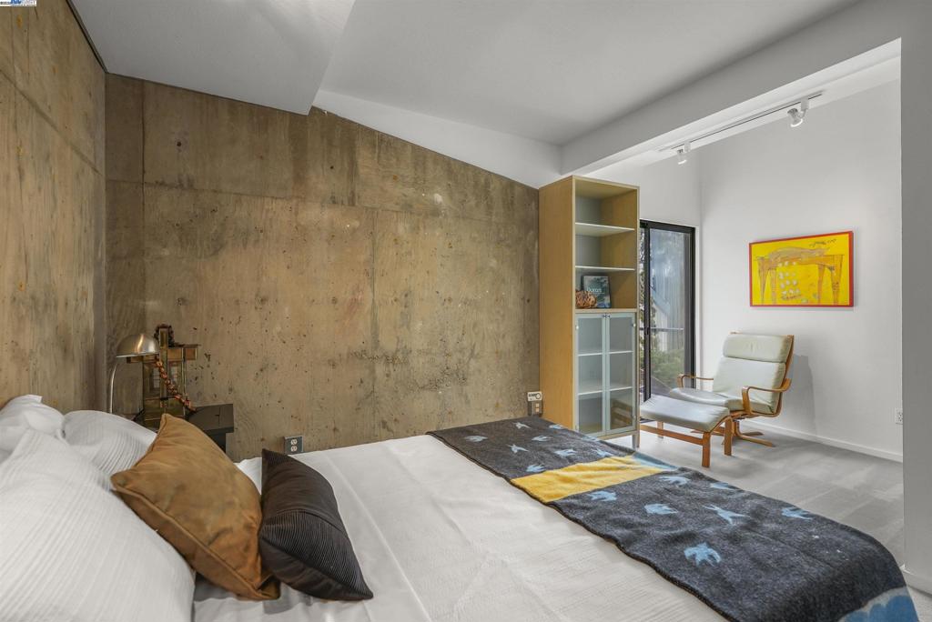 MONTCLAIR - Residential