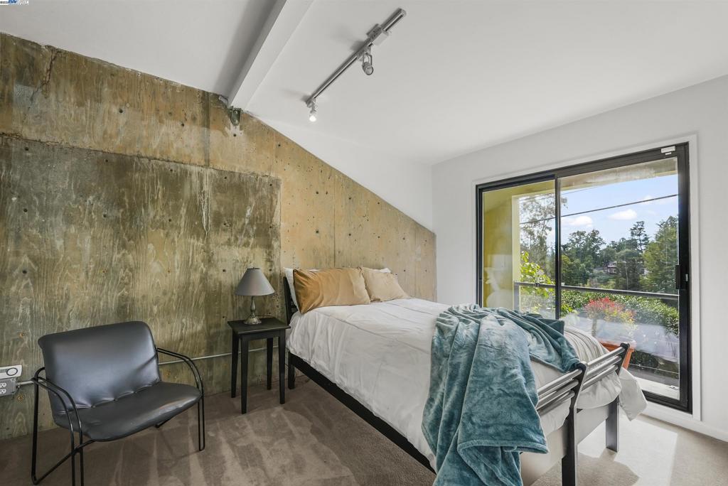 MONTCLAIR - Residential