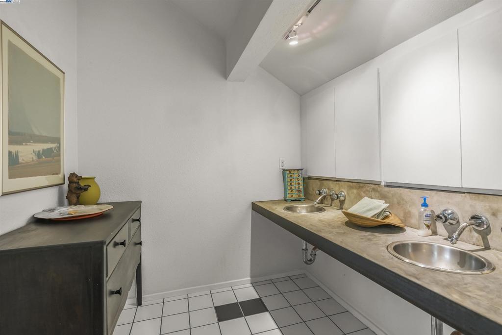 MONTCLAIR - Residential