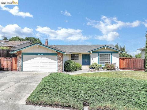 Photo of 2212 Montevideo Drive Dr, Pittsburg, CA 94565 (MLS # 41131392)