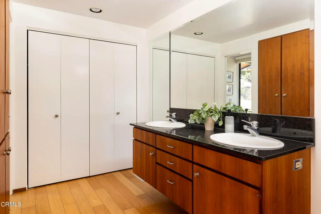 Santa Barbara, California 93110, United States, 4 Bedrooms Bedrooms, ,3 BathroomsBathrooms,Residential,Active,128709