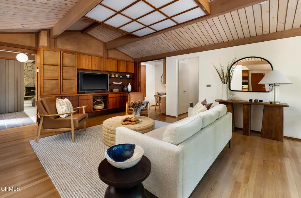 Santa Barbara, California 93110, United States, 4 Bedrooms Bedrooms, ,3 BathroomsBathrooms,Residential,Active,128709