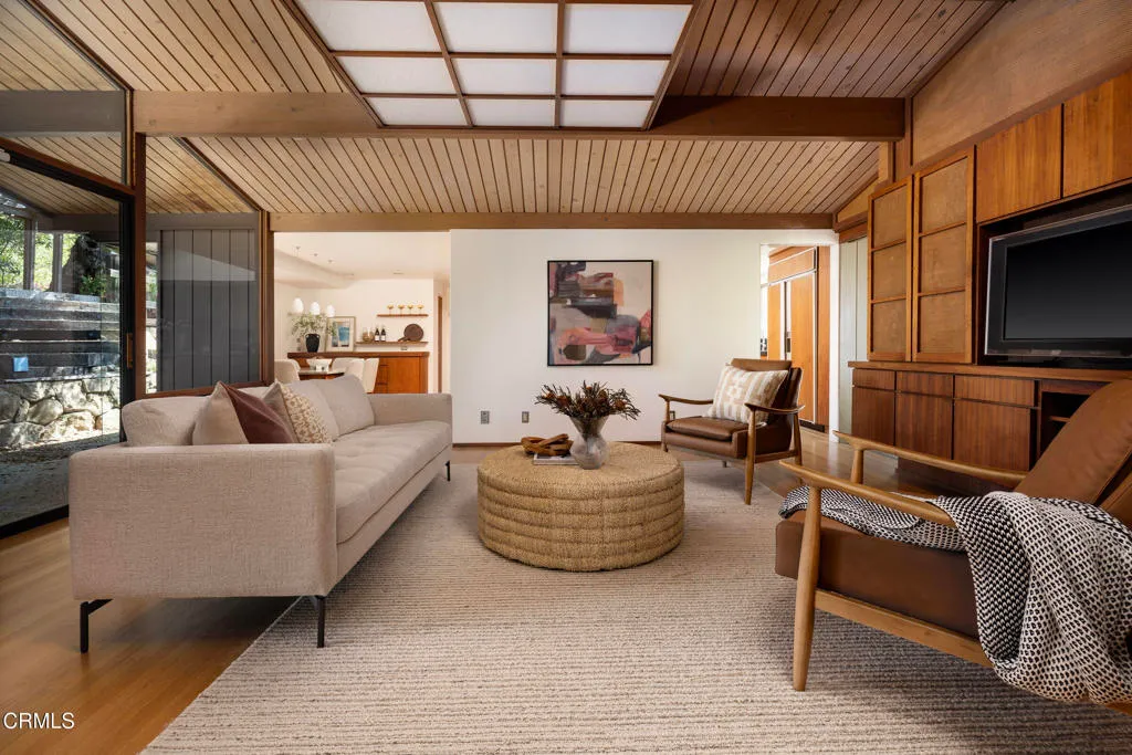 Santa Barbara, California 93110, United States, 4 Bedrooms Bedrooms, ,3 BathroomsBathrooms,Residential,Active,128709