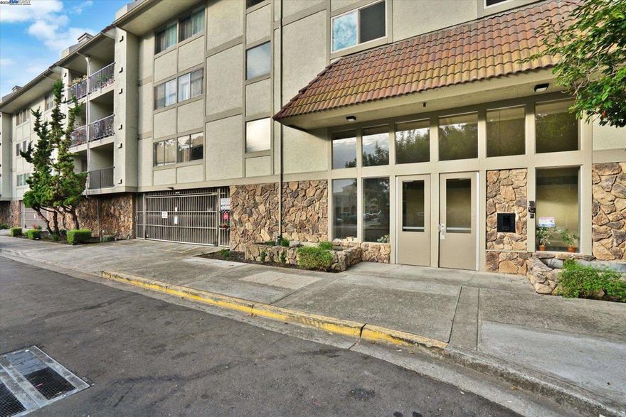 Great opportunity to get this 2 bedroom 2 bath unit priced to sell. It will need cosmetic work but is well set up with 2 Bedrooms, 2 baths, Security Parking and entry. Located in downtown San Lerandro this is walking distance to shops, dining, BART and freeway access. Priced to sell so get your offers.