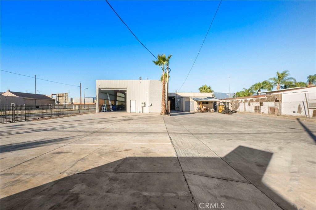 1033 W 3rd Street