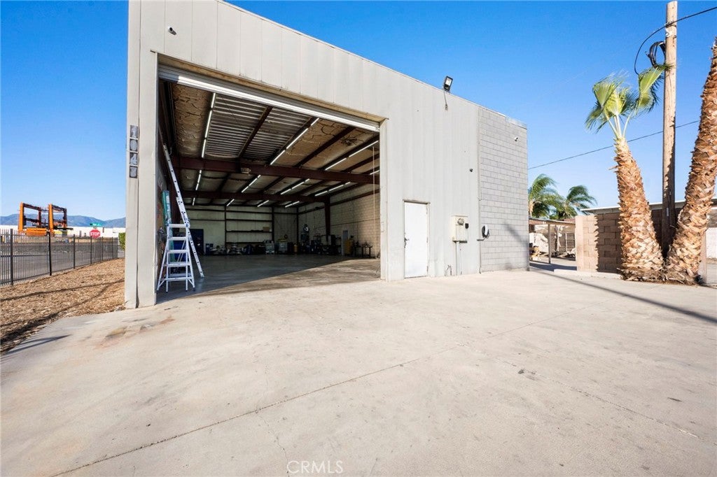 1033 W 3rd Street