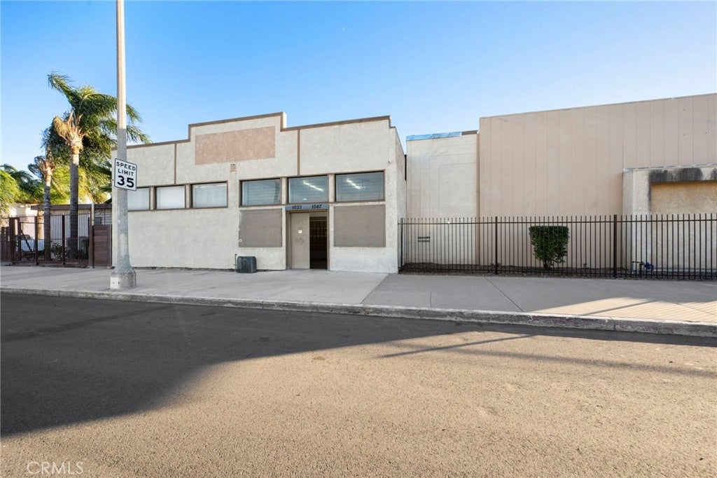 1033 W 3rd Street