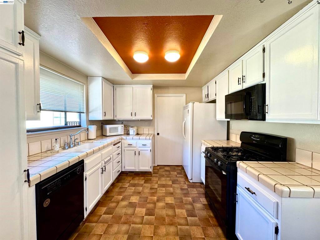 14382 Outrigger Dr