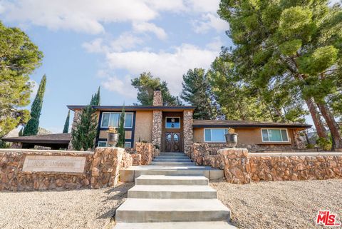 Photo of 42060 Parkmont Drive, Quartz Hill, CA 93536 (MLS # 26646333)