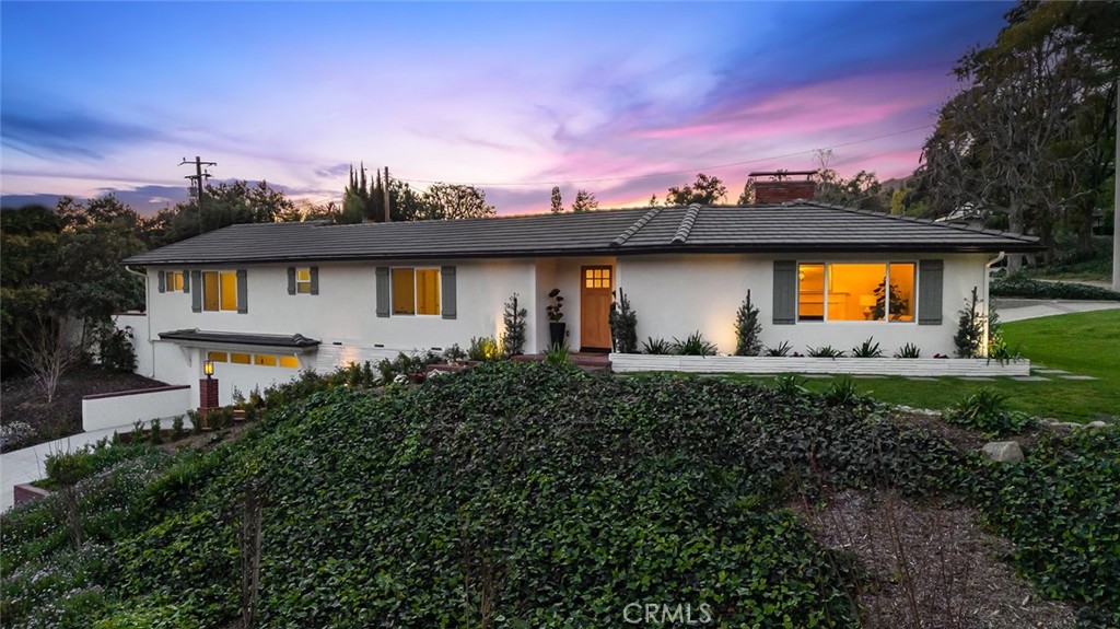 1985 Highland Oaks Drive