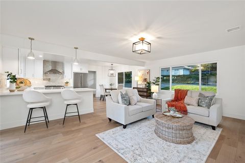 Photo of 1985 Highland Oaks Drive, Arcadia, CA 91006 (MLS # AR25197764)