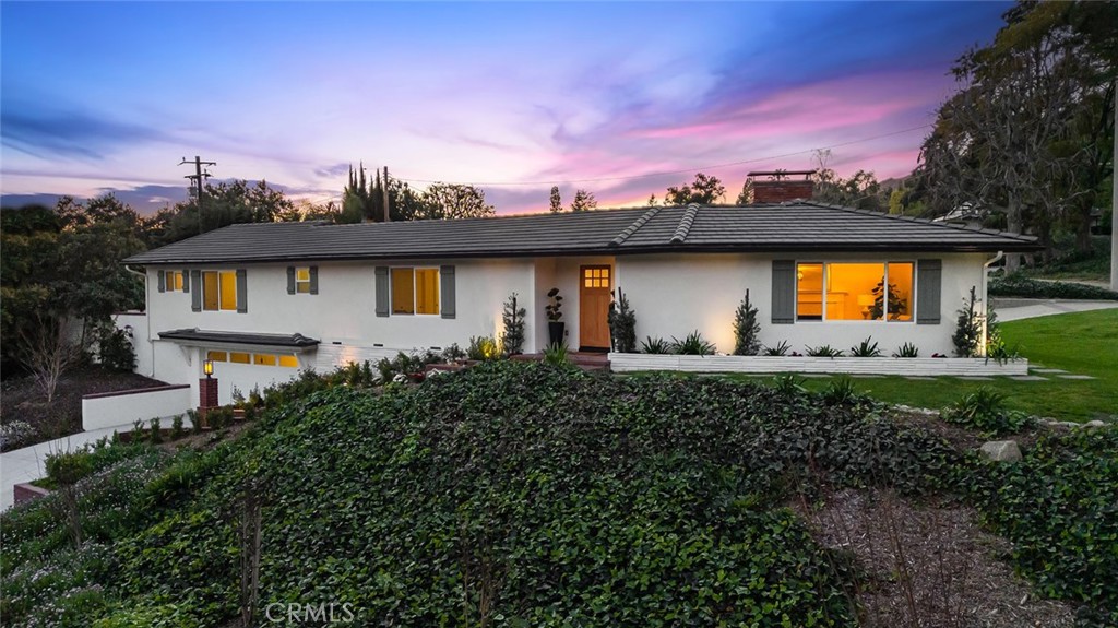 1985 Highland Oaks Drive