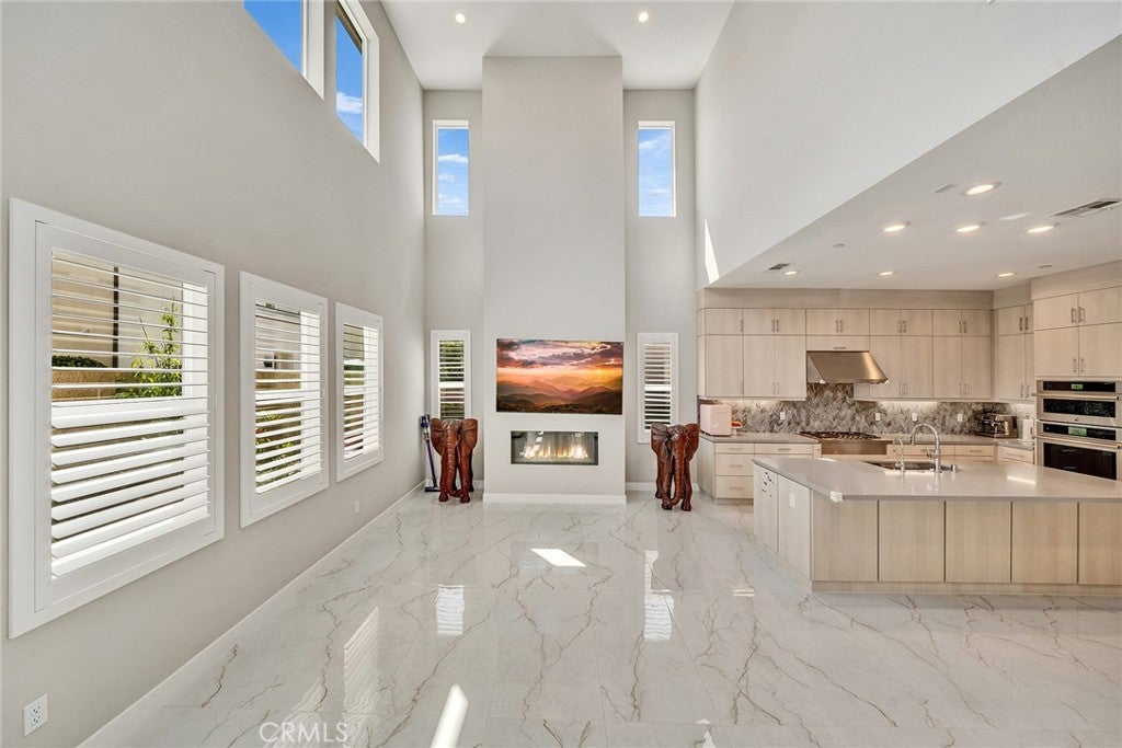 220 Amber Oak