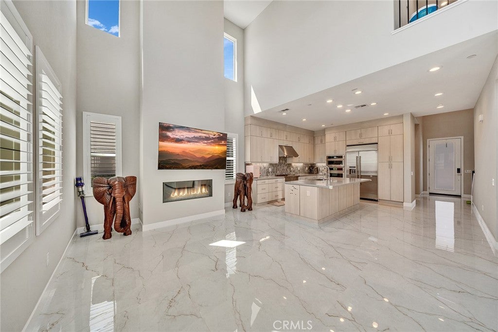 220 Amber Oak