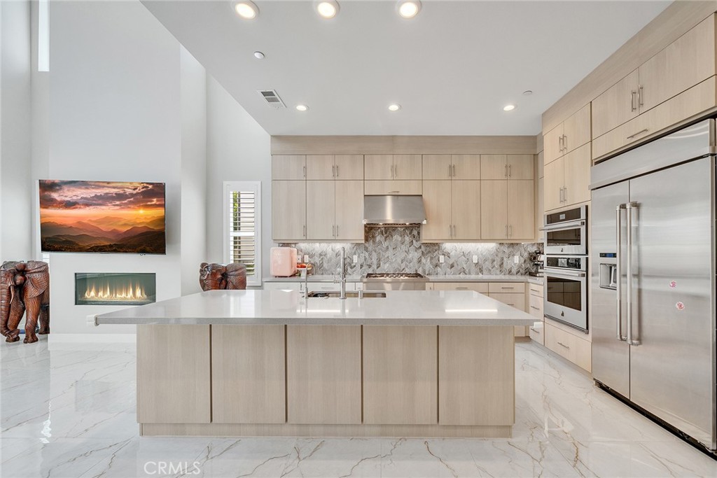 220 Amber Oak