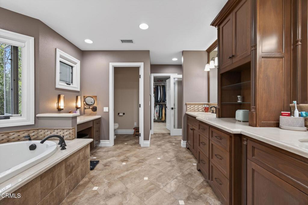 Camarillo, California, 93010, United States, 4 Bedrooms Bedrooms, ,3 BathroomsBathrooms,Residential,Active,2052018
