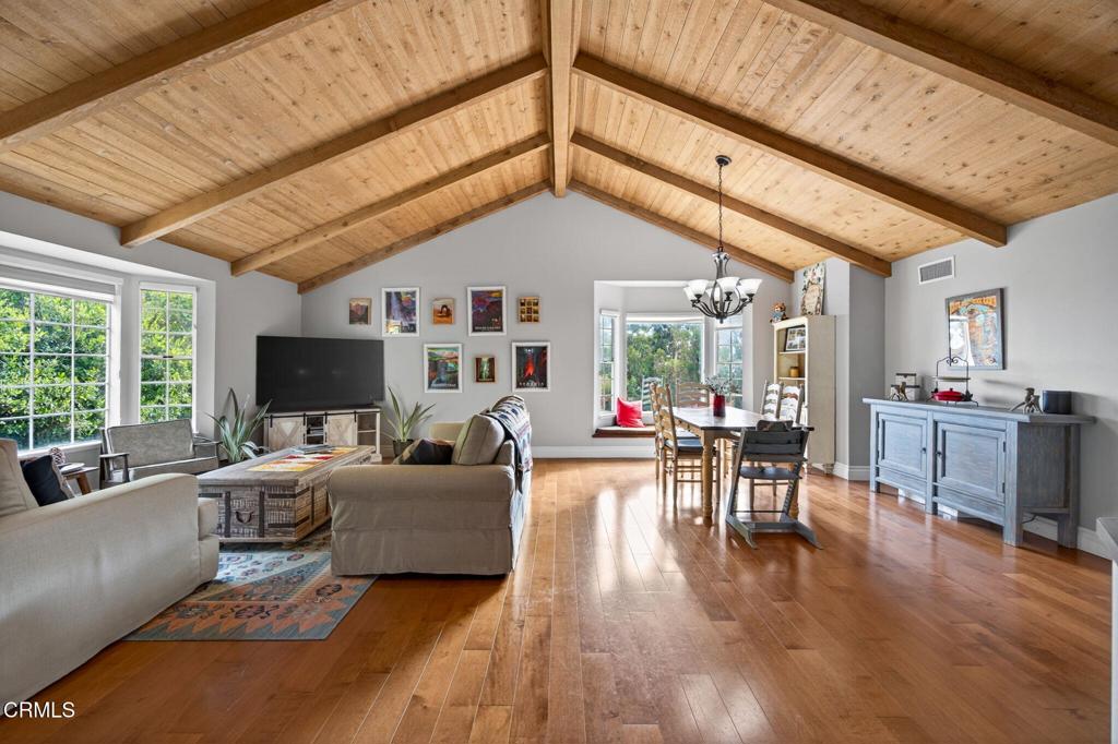 Camarillo, California, 93010, United States, 4 Bedrooms Bedrooms, ,3 BathroomsBathrooms,Residential,Active,2052018