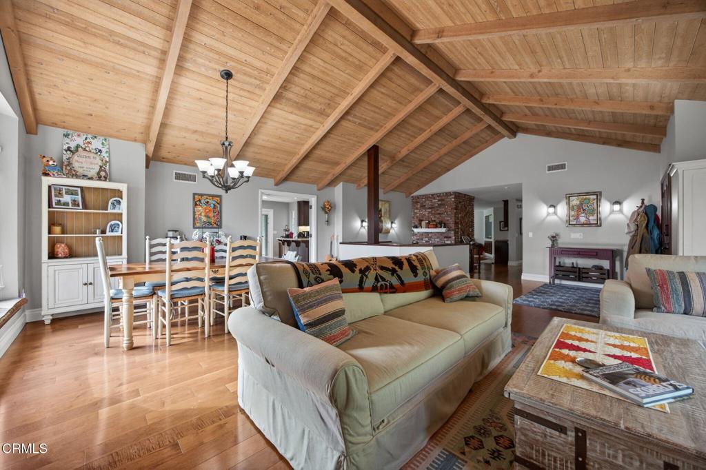 Camarillo, California, 93010, United States, 4 Bedrooms Bedrooms, ,3 BathroomsBathrooms,Residential,Active,2052018