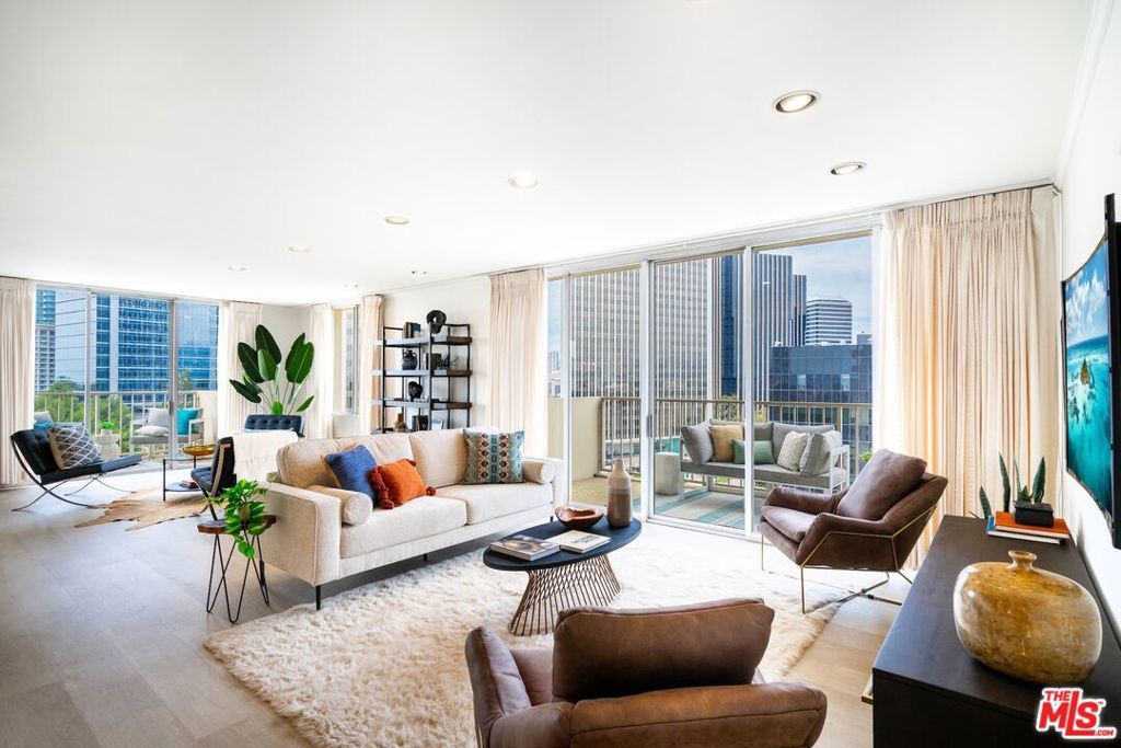 Photo of 2160 Century Park East #1112, Los Angeles, CA 90067 (MLS # 25585505)