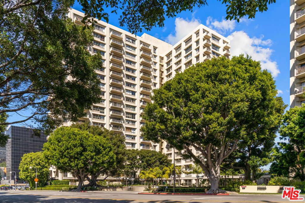 Photo of 2160 Century Park East #1112, Los Angeles, CA 90067 (MLS # 25585505)