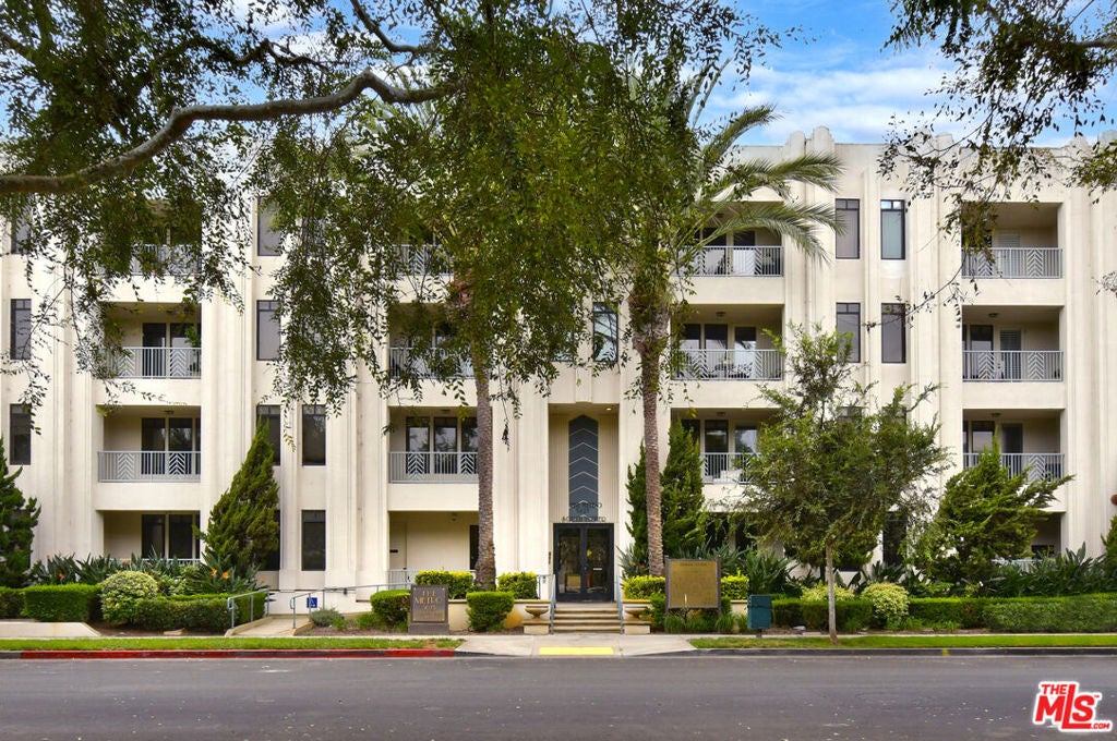 5625 Crescent Parkway 109