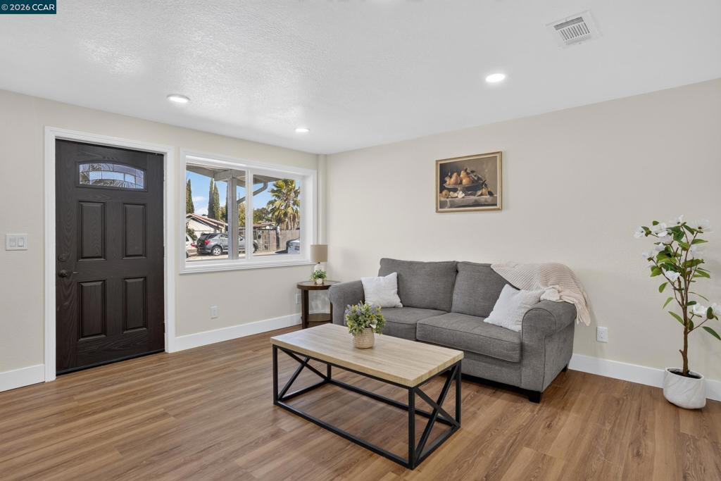 29 Solano ave