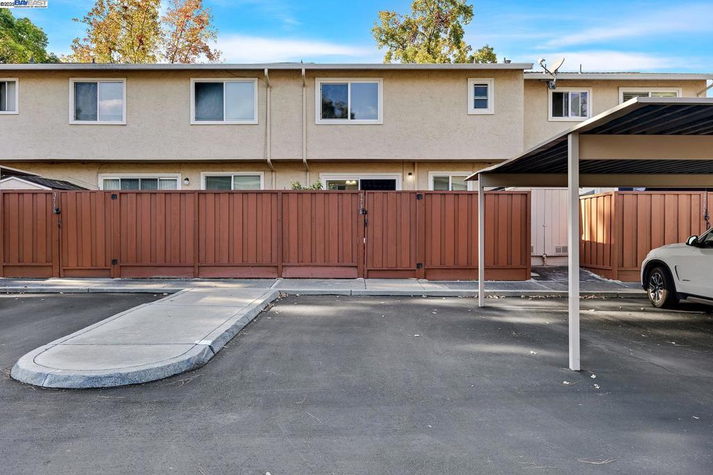 CARRIGAN COMMONS - Residential